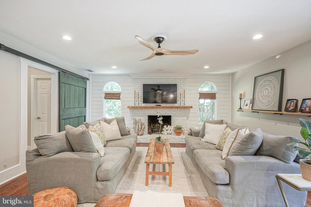 7 TALLOWOOD DRIVE