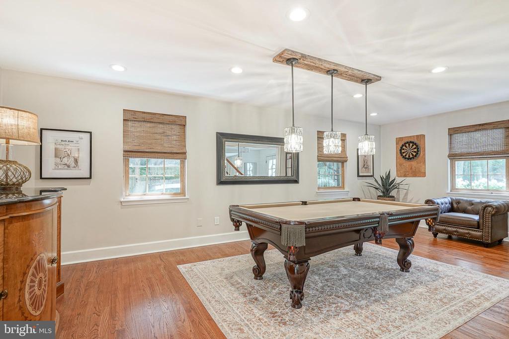 7 TALLOWOOD DRIVE