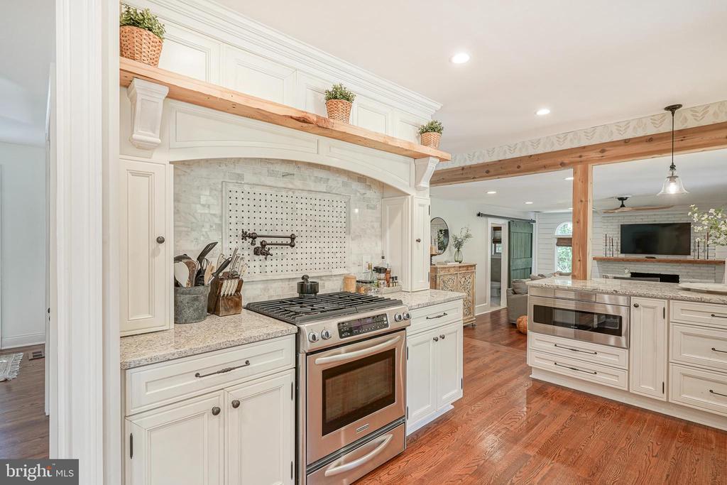 7 TALLOWOOD DRIVE
