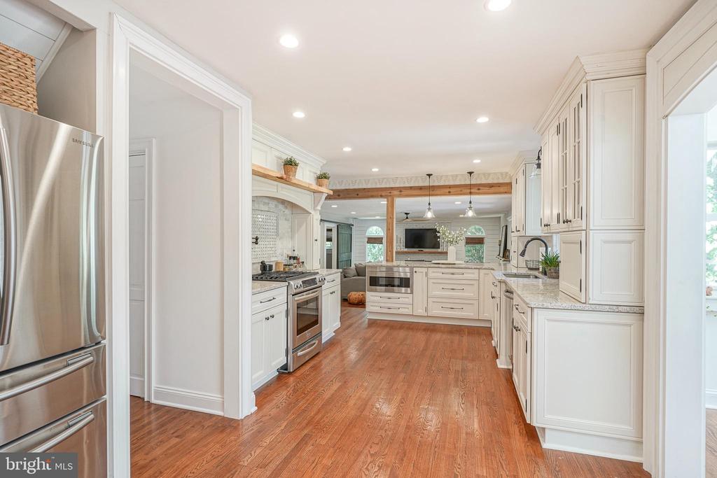 7 TALLOWOOD DRIVE