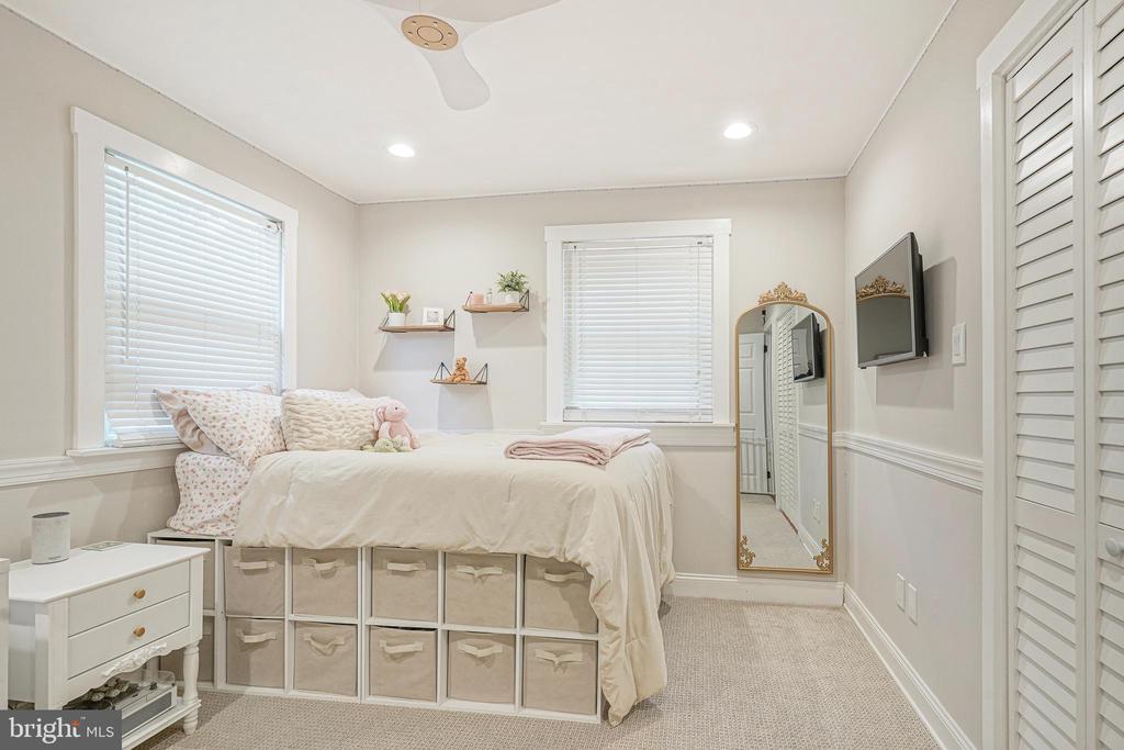 7 TALLOWOOD DRIVE