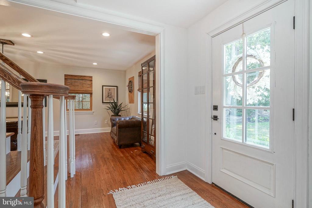 7 TALLOWOOD DRIVE