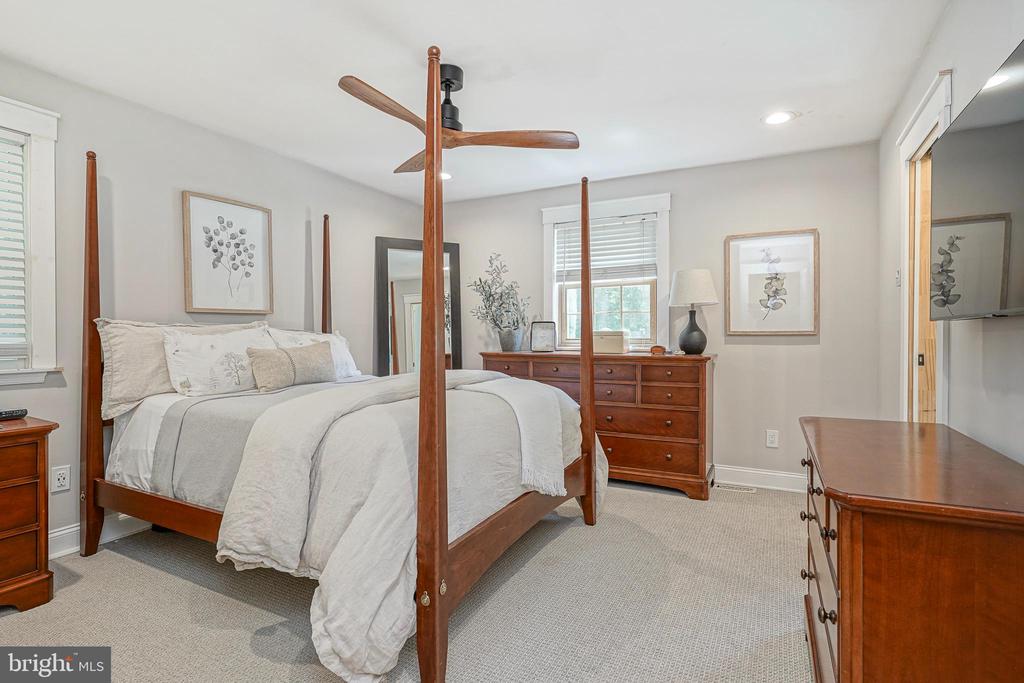 7 TALLOWOOD DRIVE