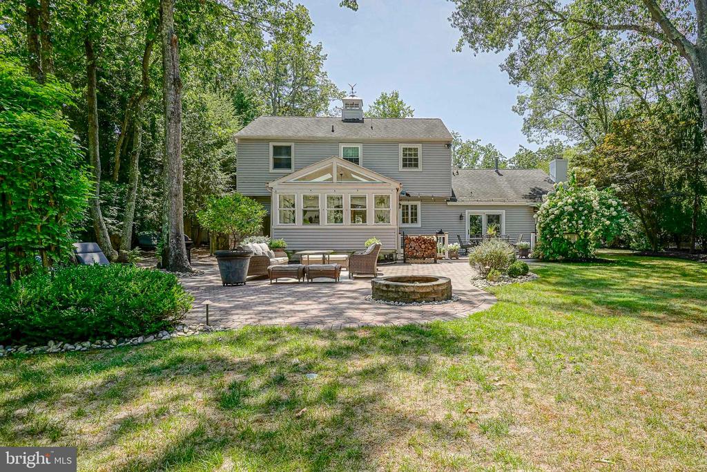 7 TALLOWOOD DRIVE