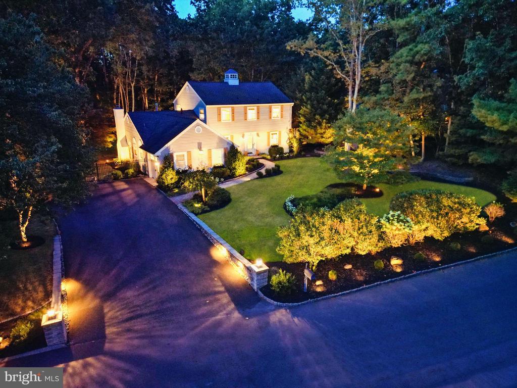 7 TALLOWOOD DRIVE