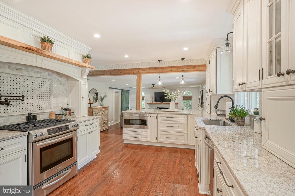 7 TALLOWOOD DRIVE