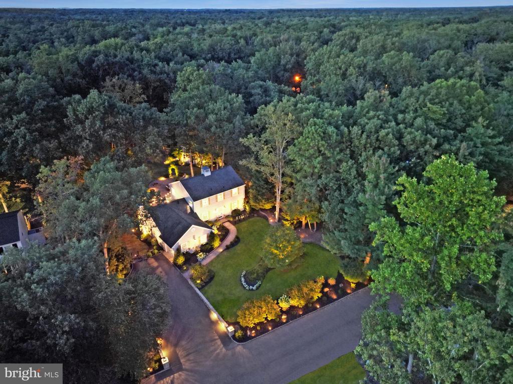 7 TALLOWOOD DRIVE