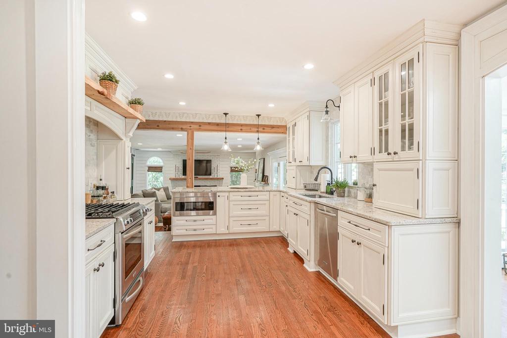 7 TALLOWOOD DRIVE