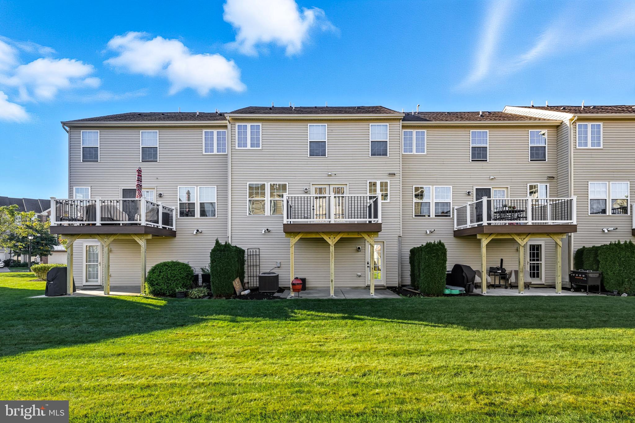 221 NATHAN DRIVE