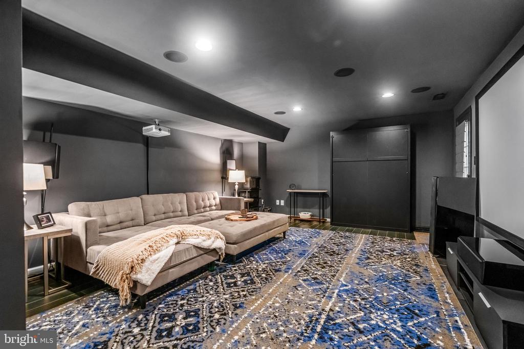 221 NATHAN DRIVE