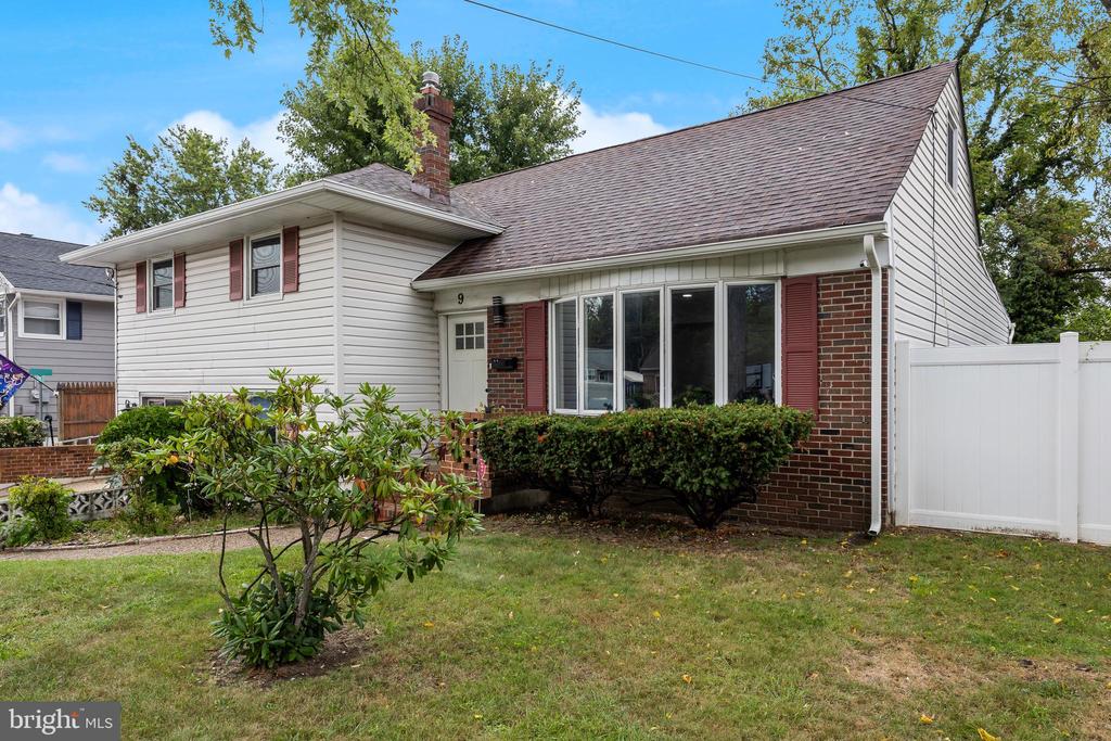 9 ROSE LANE