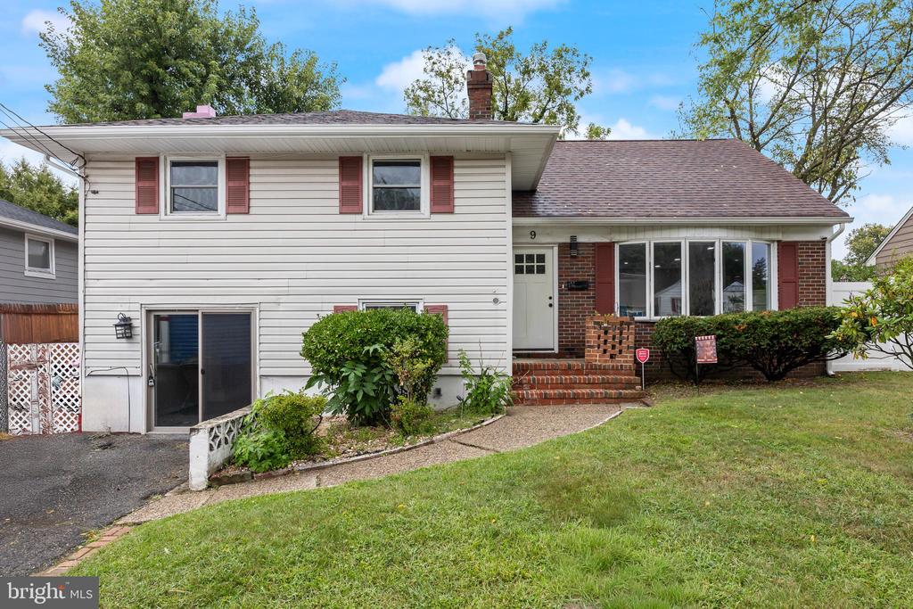 9 ROSE LANE