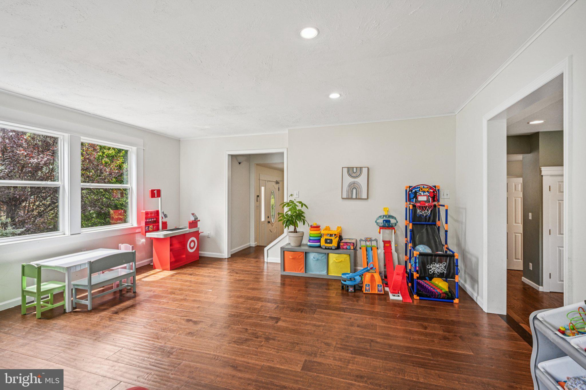 53 Hartford Rd