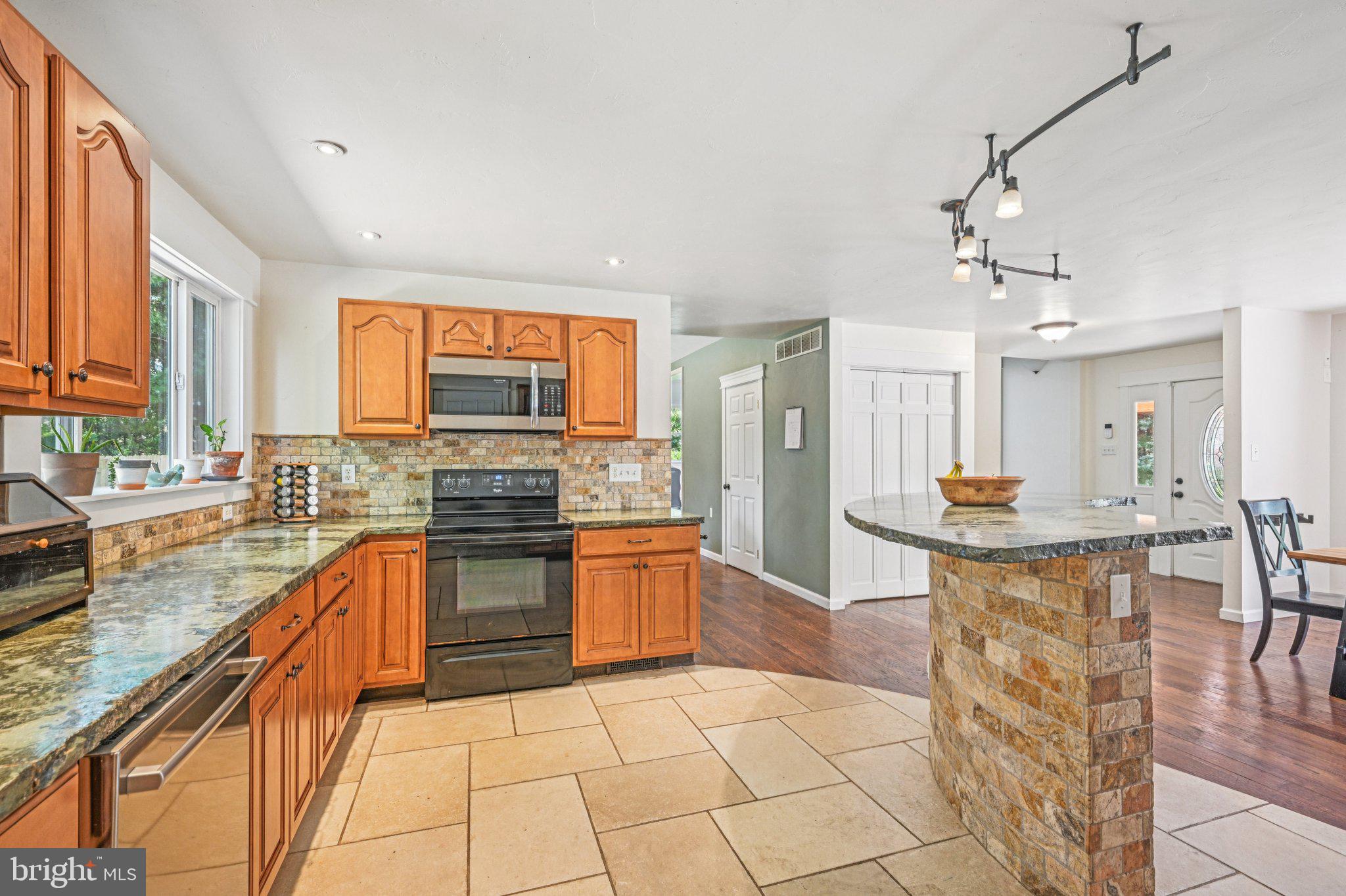 53 Hartford Rd