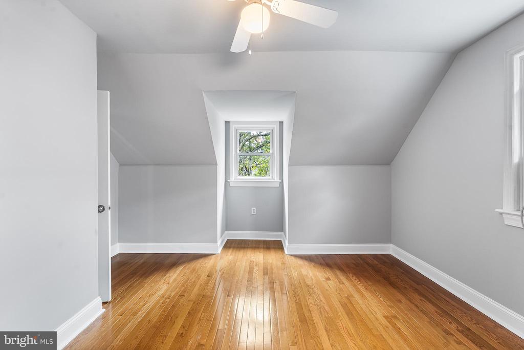 105 LECONEY CIRCLE