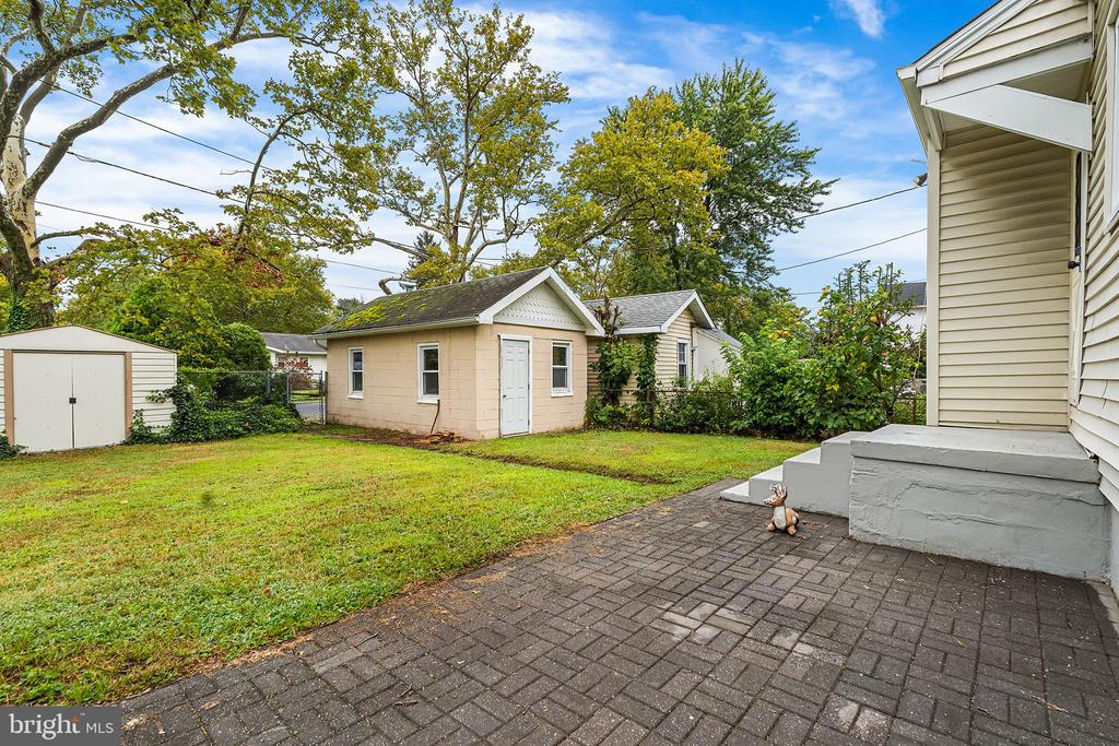 105 LECONEY CIRCLE