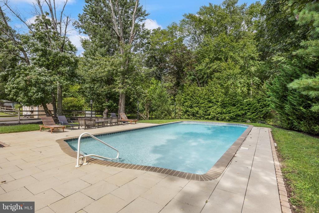 1429 HAINESPORT MOUNT LAUREL ROAD
