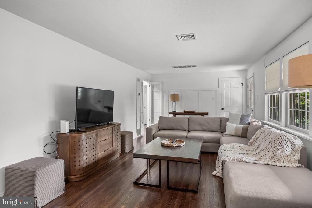 1429 HAINESPORT MOUNT LAUREL ROAD