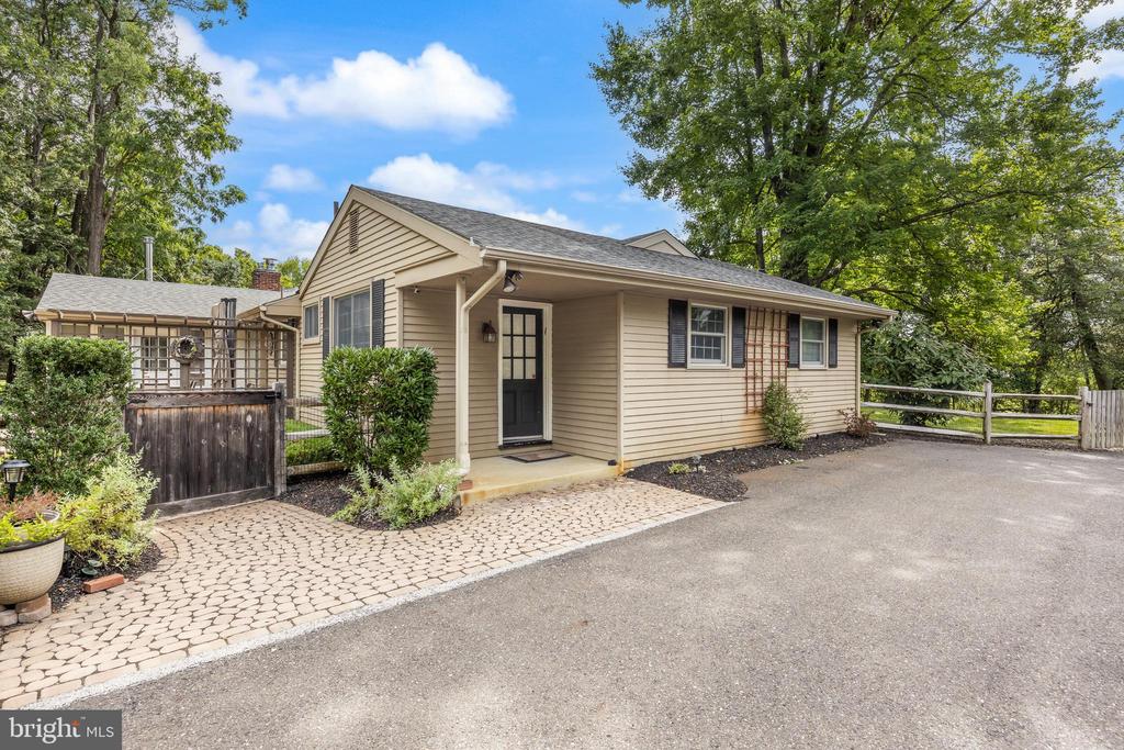 1429 HAINESPORT MOUNT LAUREL ROAD