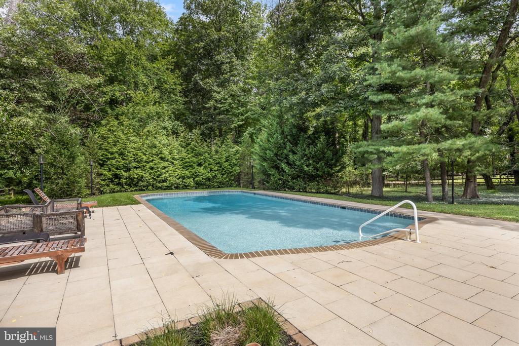 1429 HAINESPORT MOUNT LAUREL ROAD