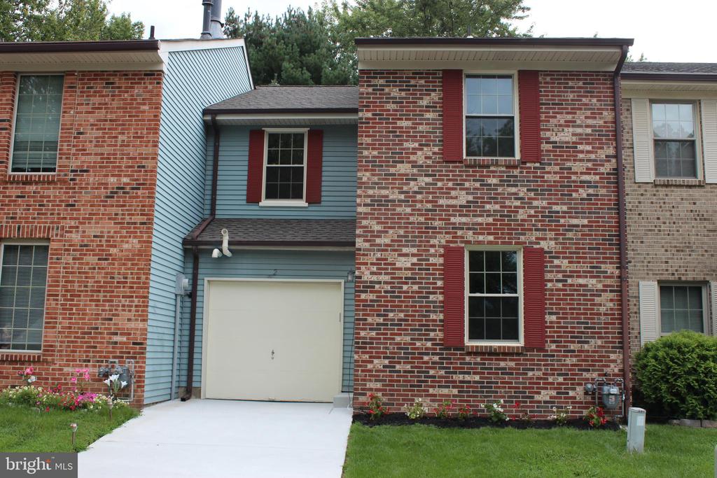 2 BLACKHAWK COURT