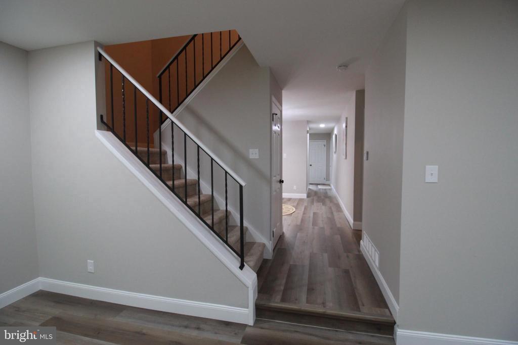 2 BLACKHAWK COURT