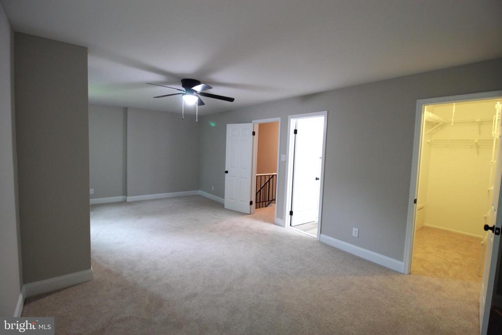 2 BLACKHAWK COURT