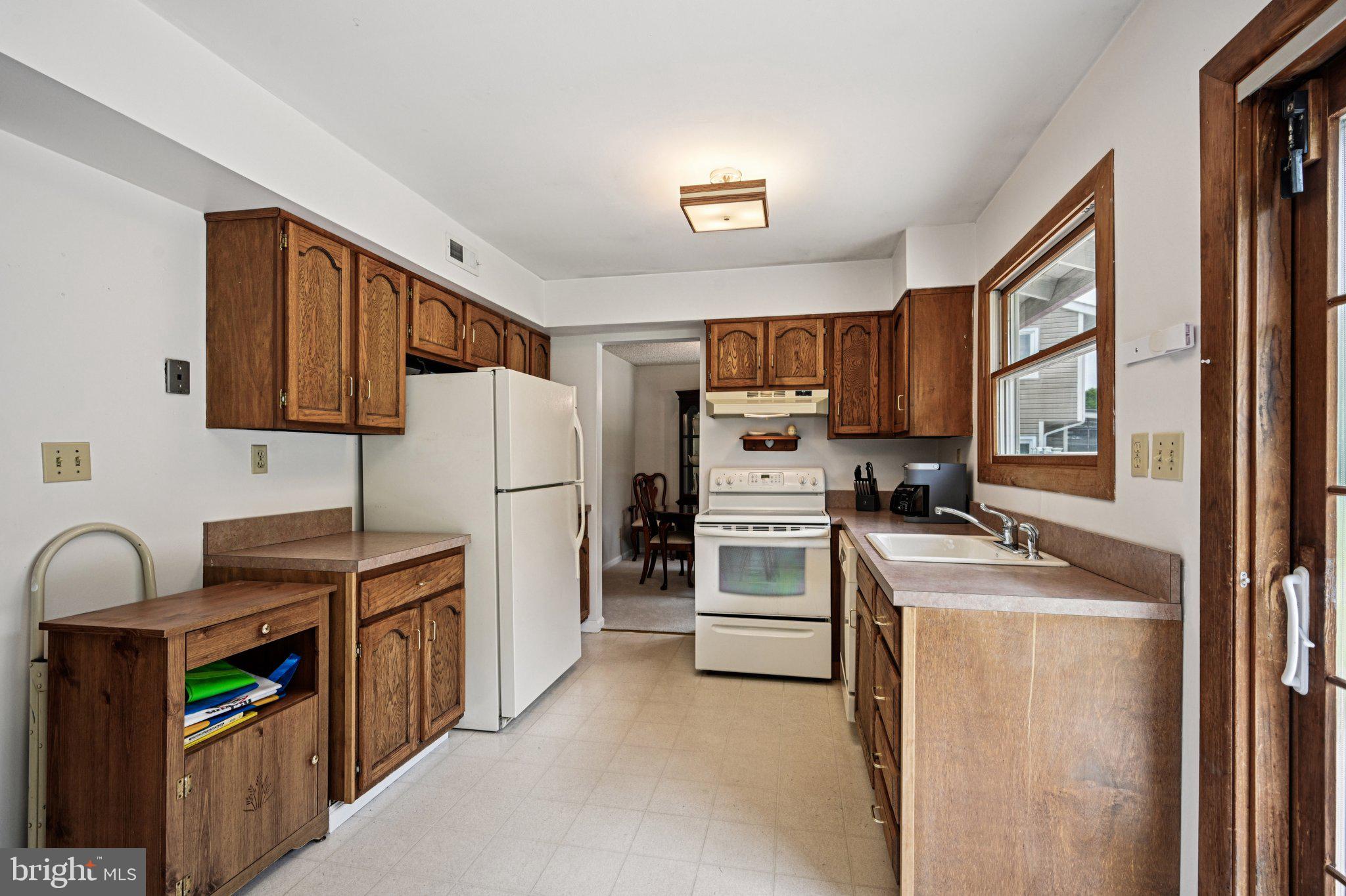 85 CARLTON AVENUE