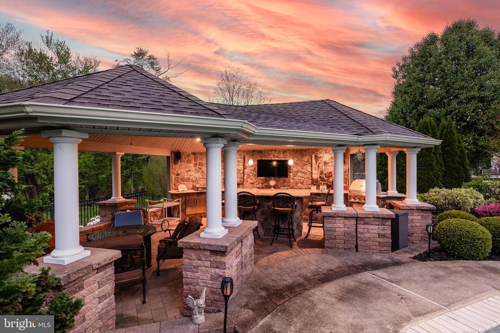 14 AMARYLLIS LANE