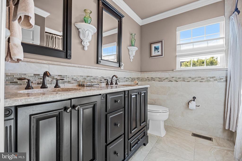 14 AMARYLLIS LANE