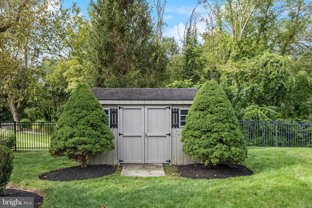14 AMARYLLIS LANE