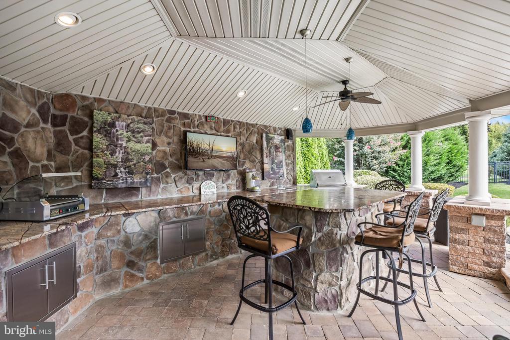 14 AMARYLLIS LANE