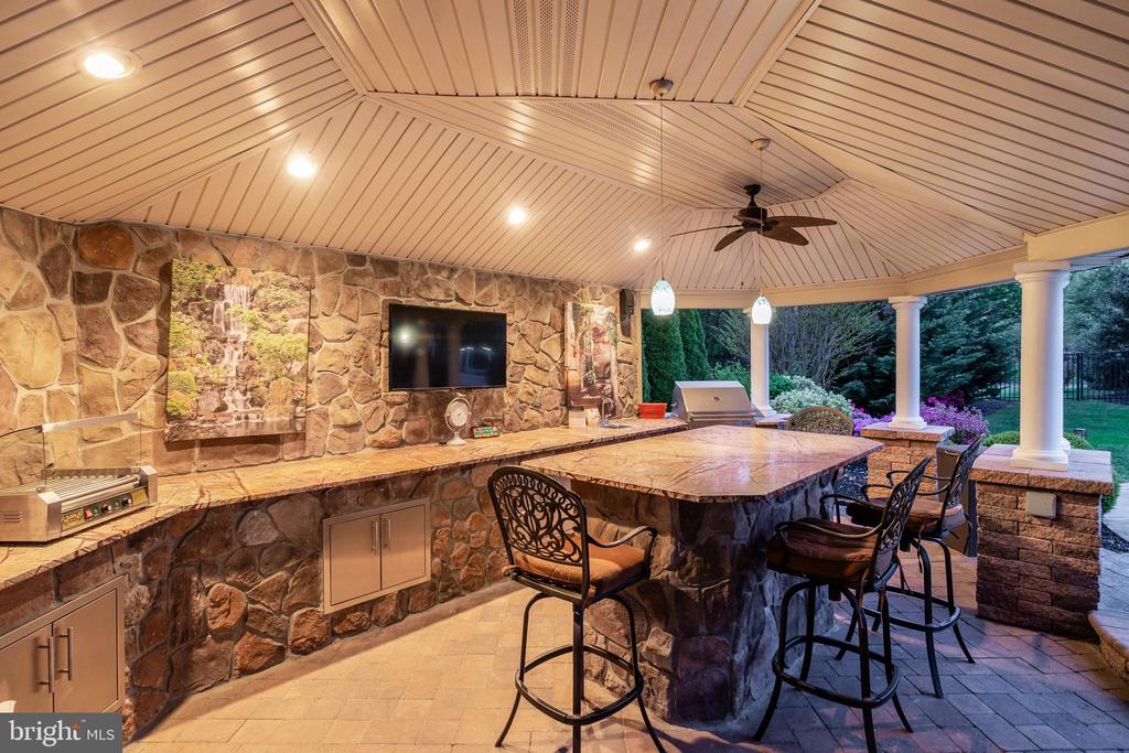 14 AMARYLLIS LANE