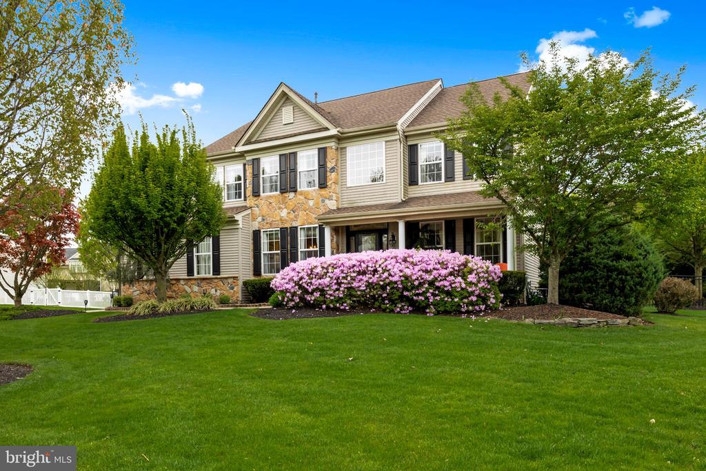 14 AMARYLLIS LANE