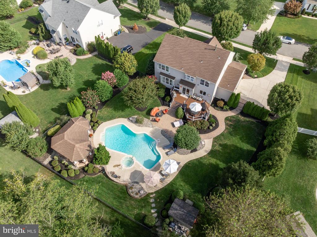 14 AMARYLLIS LANE