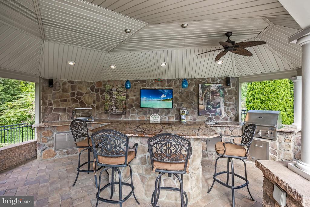 14 AMARYLLIS LANE