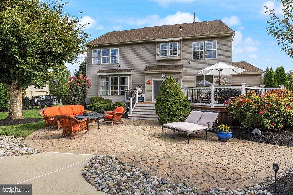 14 AMARYLLIS LANE