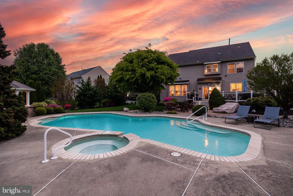 14 AMARYLLIS LANE
