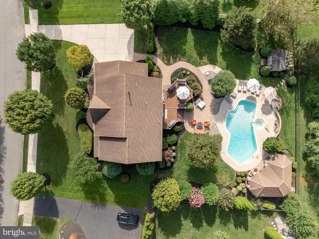 14 AMARYLLIS LANE