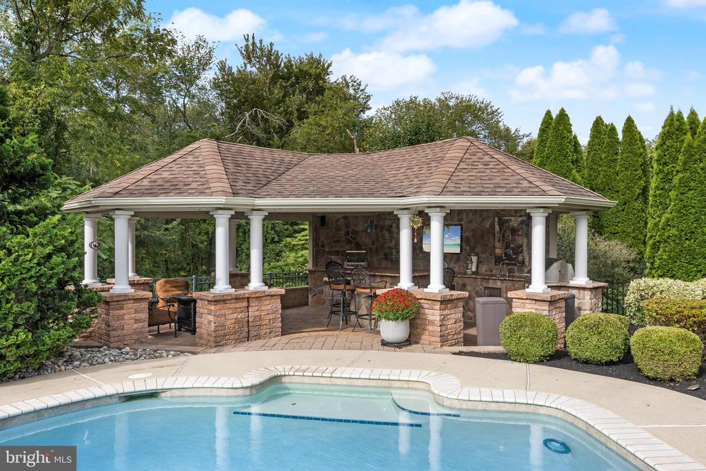 14 AMARYLLIS LANE