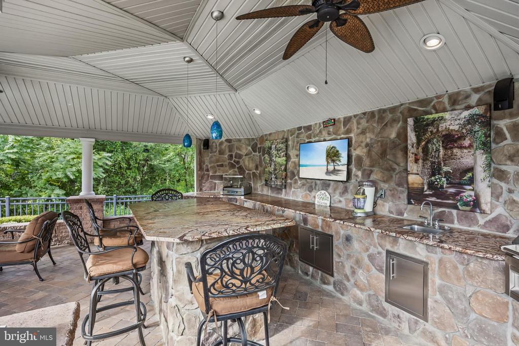 14 AMARYLLIS LANE