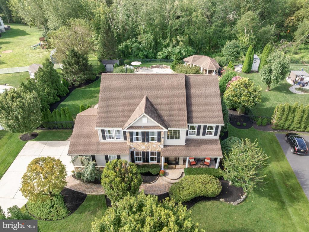 14 AMARYLLIS LANE