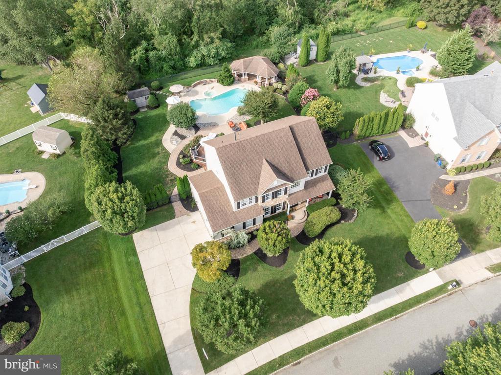 14 AMARYLLIS LANE