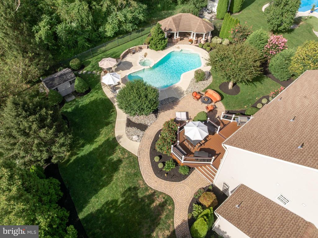 14 AMARYLLIS LANE