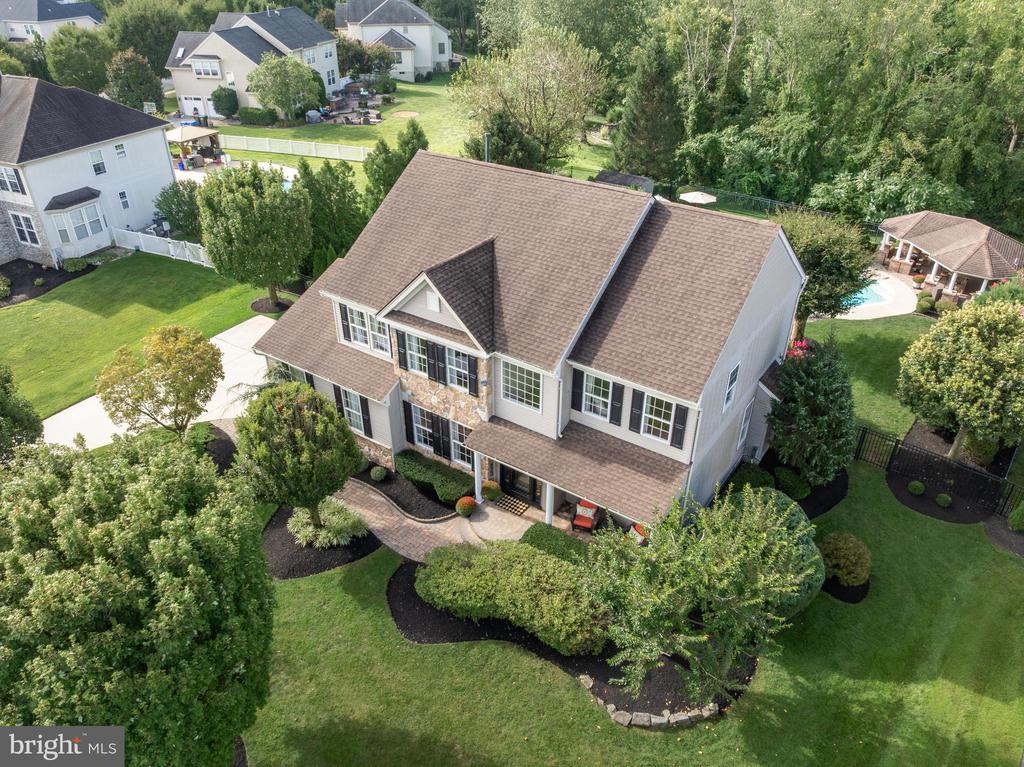 14 AMARYLLIS LANE