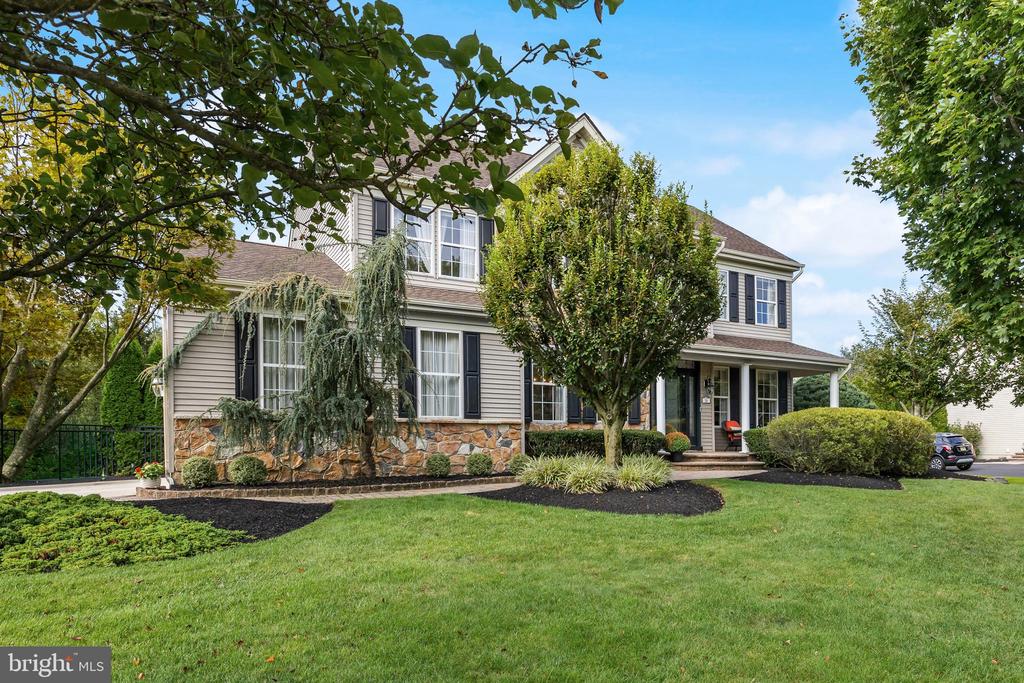 14 AMARYLLIS LANE
