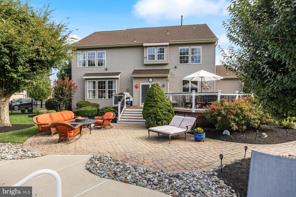 14 AMARYLLIS LANE