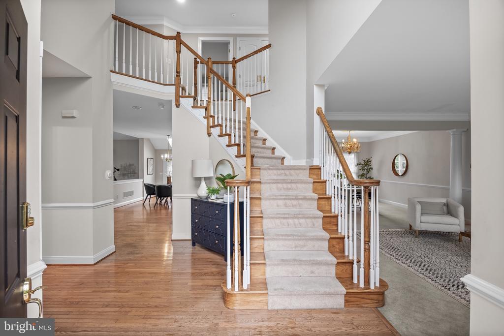 127 OAKMONT DRIVE