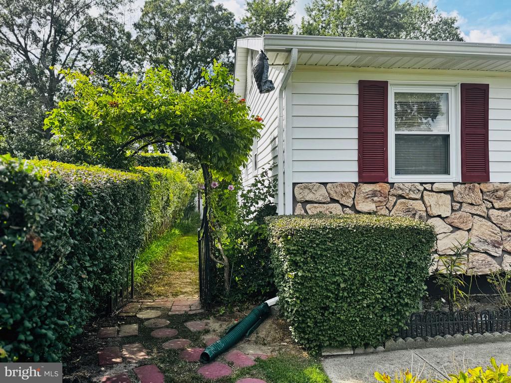 25 RAILROAD STREET