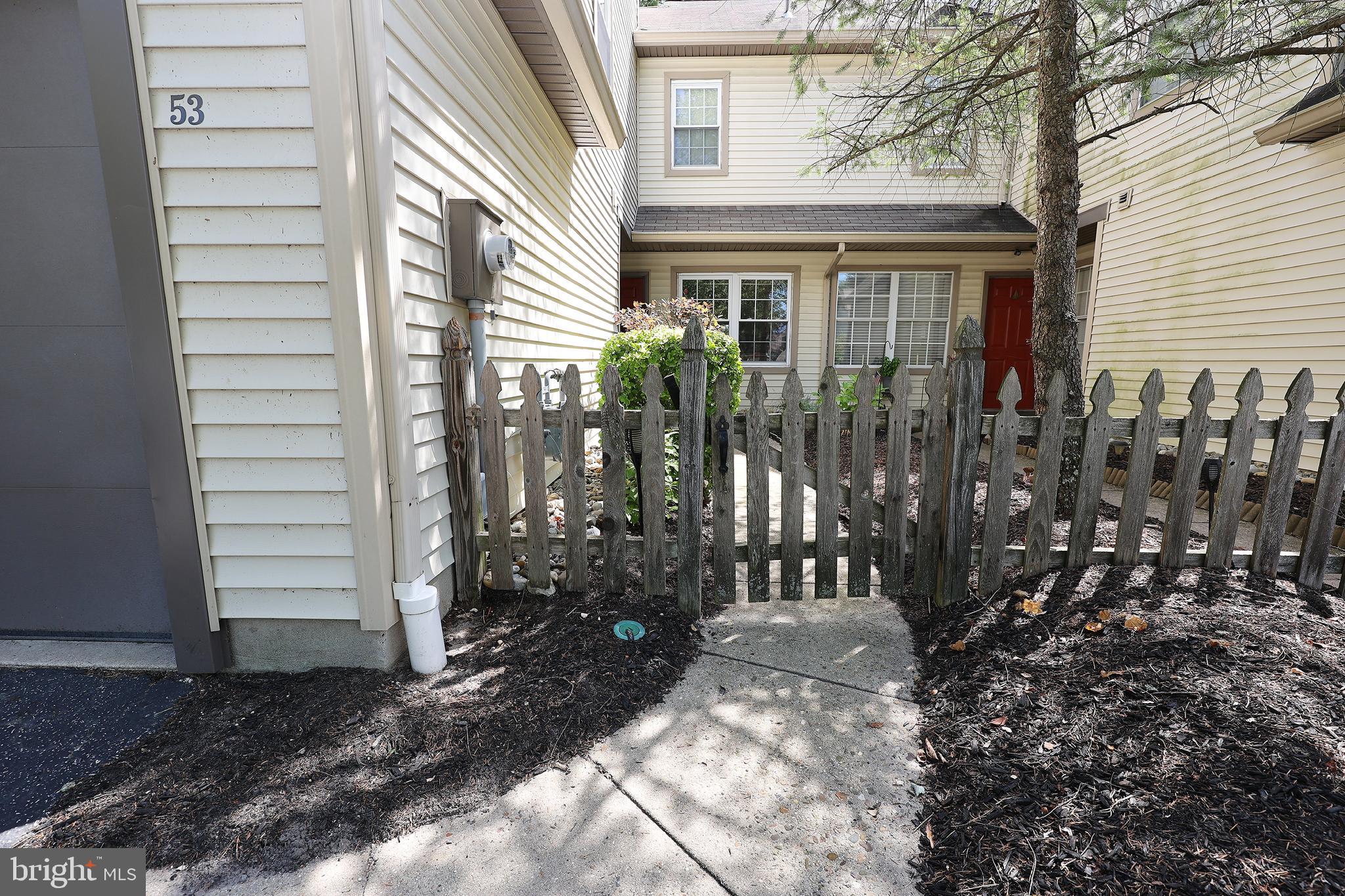 53 WOODLAKE DRIVE